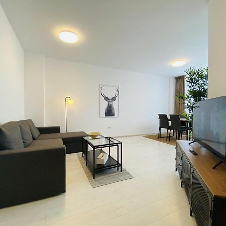 Charming Flat In Brasov With Balcony Panoramic View Apartment Bagian luar foto