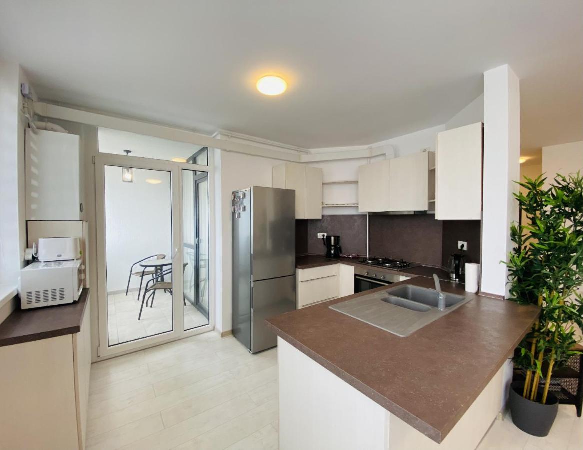 Charming Flat In Brasov With Balcony Panoramic View Apartment Bagian luar foto