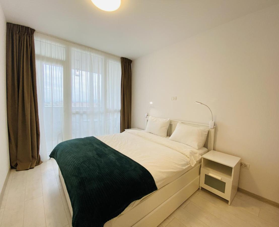 Charming Flat In Brasov With Balcony Panoramic View Apartment Bagian luar foto